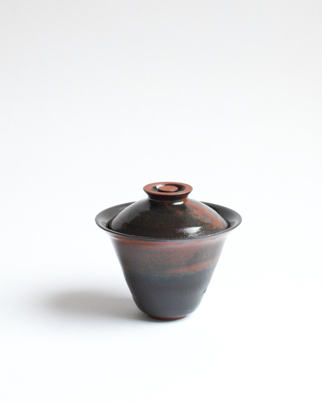 Lidded bowl / Gaiwan in red and black